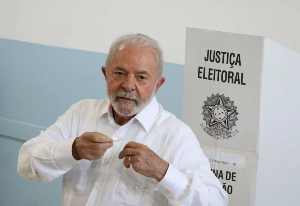 Lula se submete a exames de rotina em São Paulo