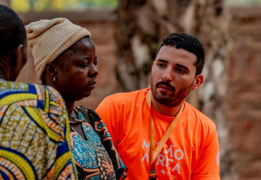 Récem-formado em Medicina de Guanambi participa de expedição na África e atende pacientes em situação de extrema vulnerabilidade