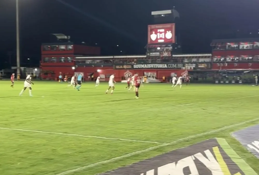 Vitória bate o Bahia por 2X1 no Barradão