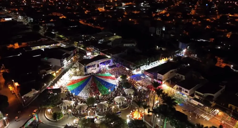Segundo dia do São Pedro do Olhos D’Água promete animar Brumado com Amado Batista e grandes atrações