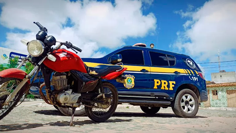 Em um intervalo de 2 horas, PRF na Bahia recupera três motocicletas na BR 116