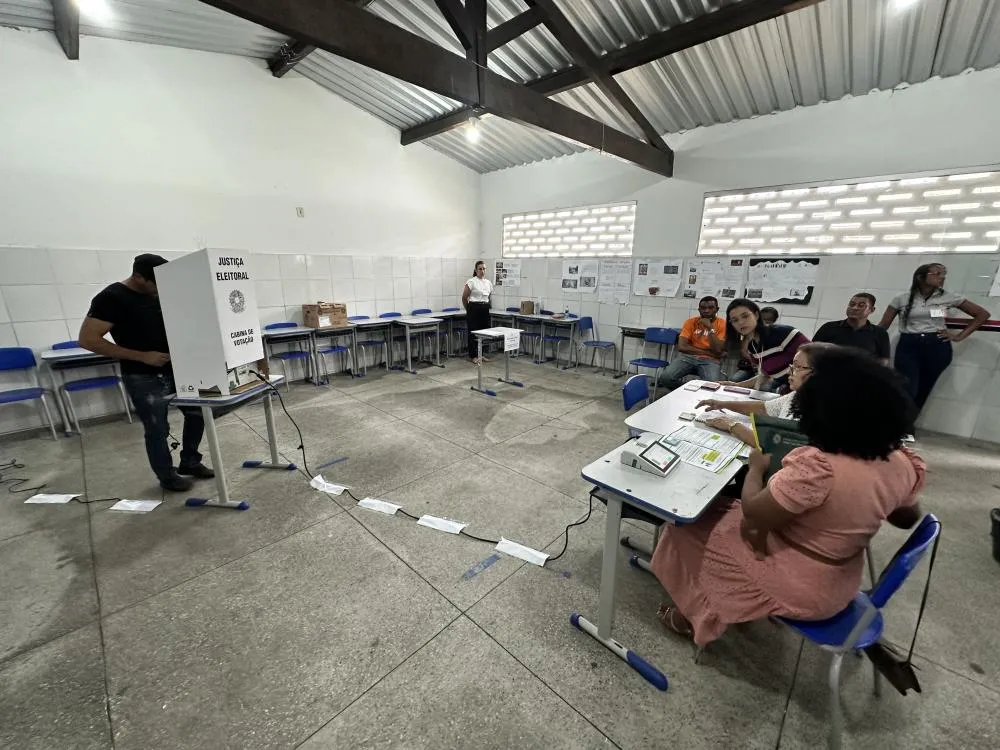 Eleições 2024: Eleitores de Brumado vão às urnas desde cedo