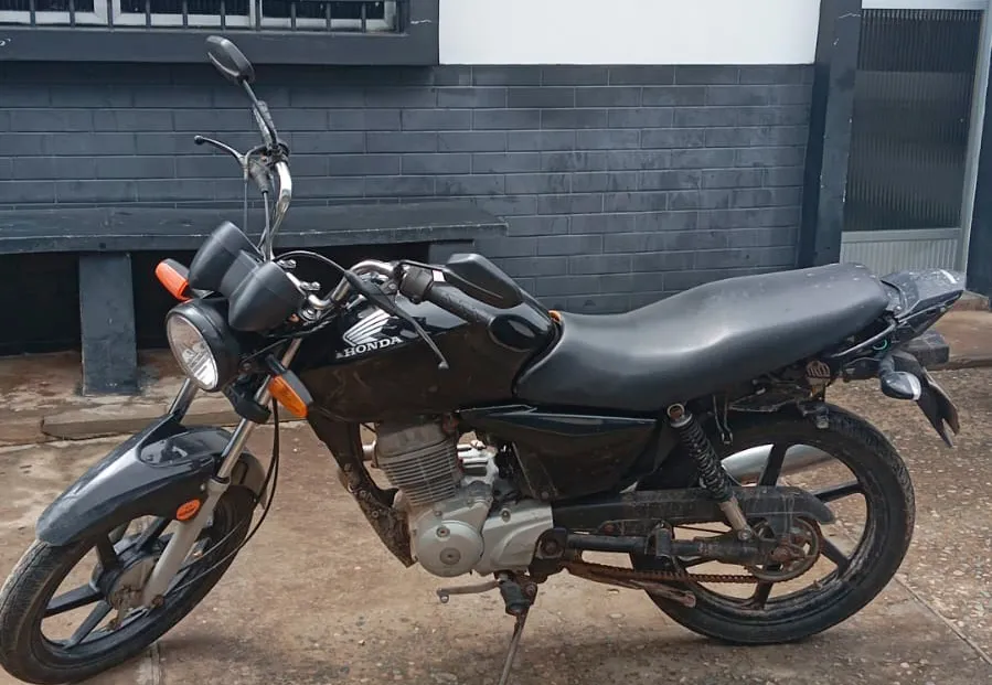 PRE recupera motocicleta com restrição de furto/roubo durante fiscalização em Brumado