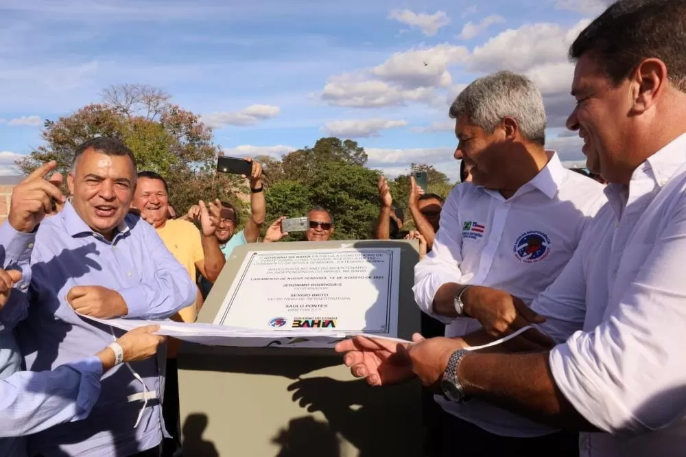 Governador entrega obras de infraestrutura, saúde e abastecimento de água em Livramento de Nossa Senhora