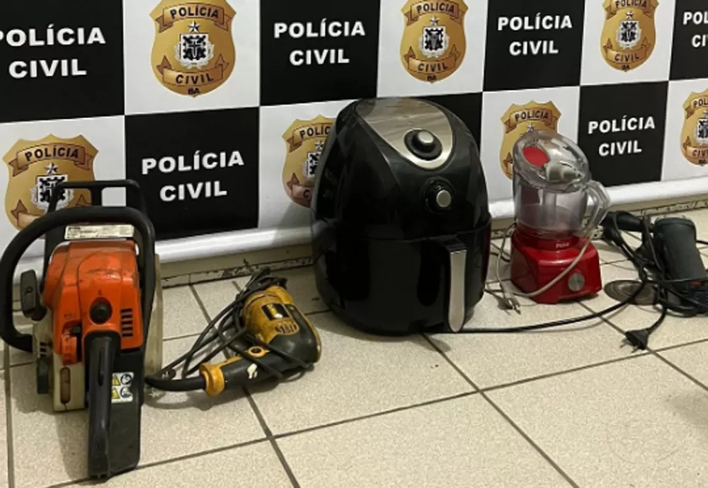 Homem é flagrado com objetos furtados de fazenda em Conquista