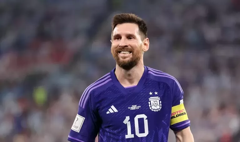 Argentina faz seu melhor jogo na Copa e passa em 1º do grupo; Polônia se classifica no limite