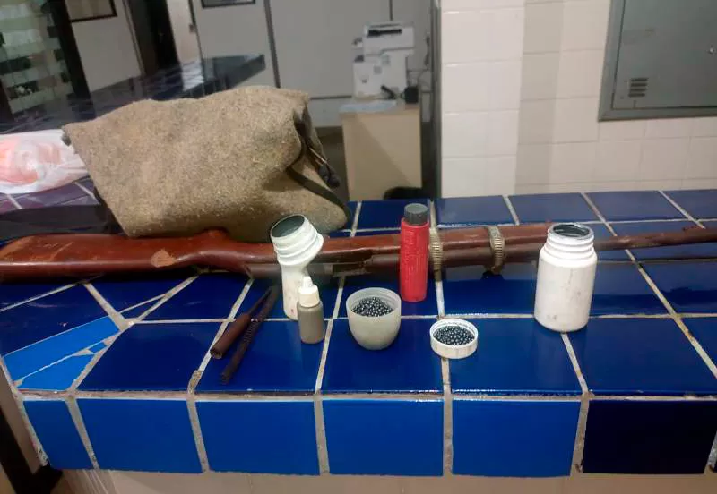 Homem é preso por posse ilegal de arma após denúncia de violência doméstica em Brumado