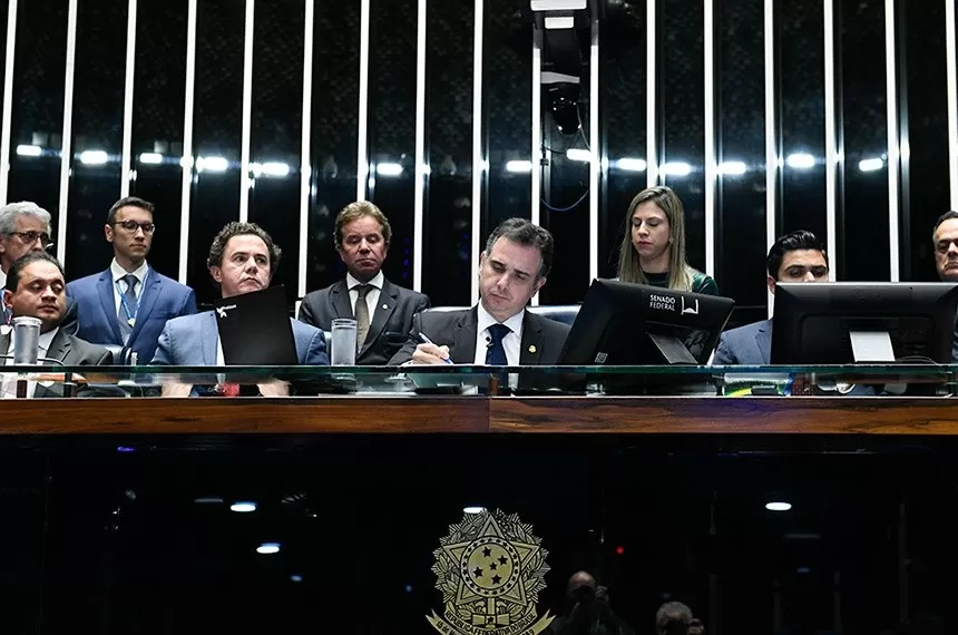 Congresso promulga emenda constitucional para pagamento de benefícios sociais