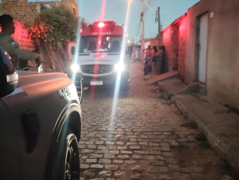 Jovem é ferida após ser atingida por tijolo durante briga no bairro Urbis II, em Brumado