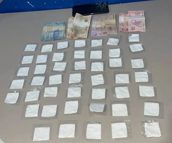 Indivíduo é preso por tráfico de drogas durante patrulhamento da Rondesp Meio Oeste em Ibipitanga