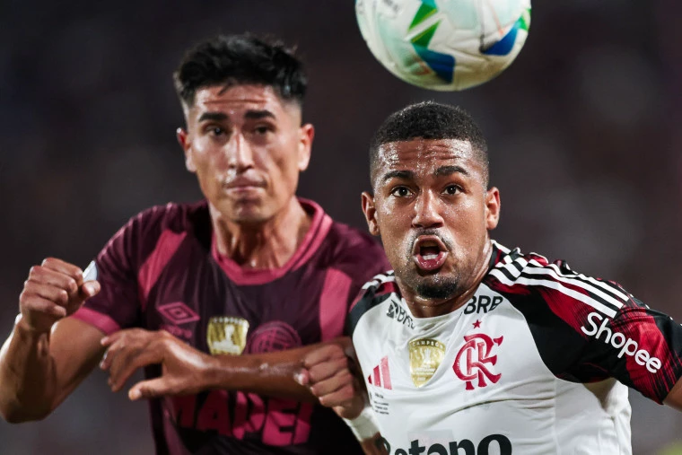 Flamengo joga mal e inicia Recopa Sul-Americana com derrota