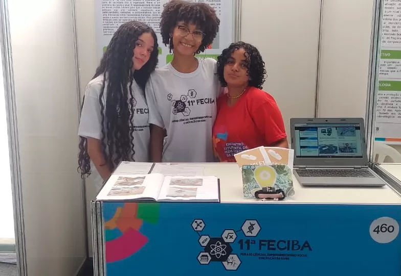 Estudantes desenvolvem pulseira rastreadora para auxiliar pessoas idosas, neurodegenerativas e neurodivergentes