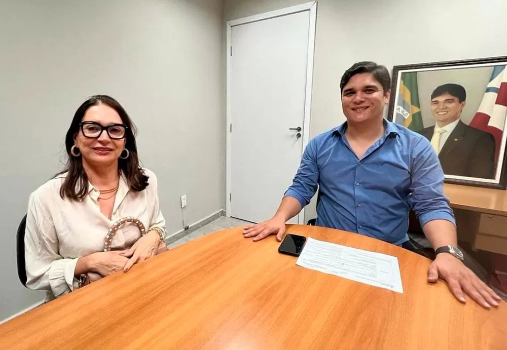 Vereadora Maria Silvia 'Lilia' discute demandas dos produtores rurais de Guanambi em reunião com Deputado Vitor Bonfim