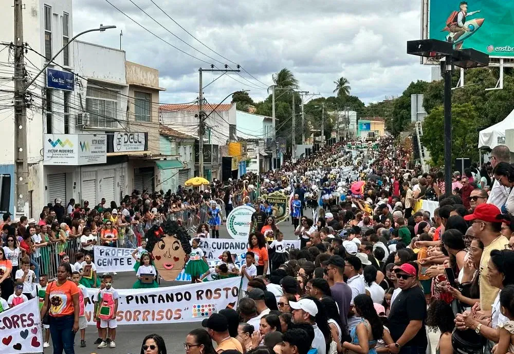 Brumado celebra Independência do Brasil com desfile cívico-militar