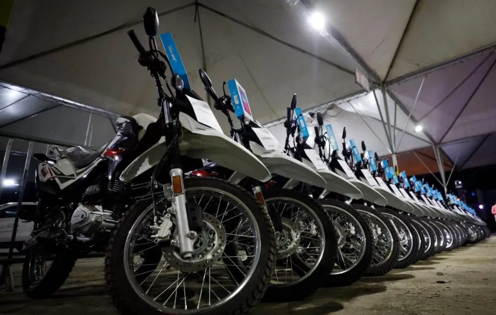 Em apoio à agricultura familiar, Governo do Estado entrega kits produtivos para 15 municípios da região Sudoeste da Bahia 