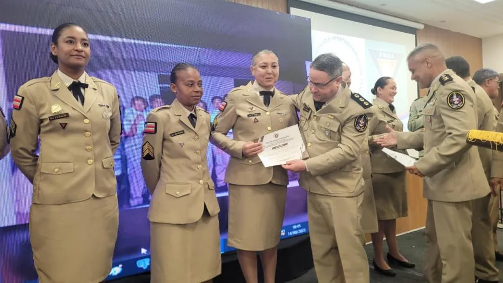 376 sargentos concluem curso de aperfeiçoamento na Bahia