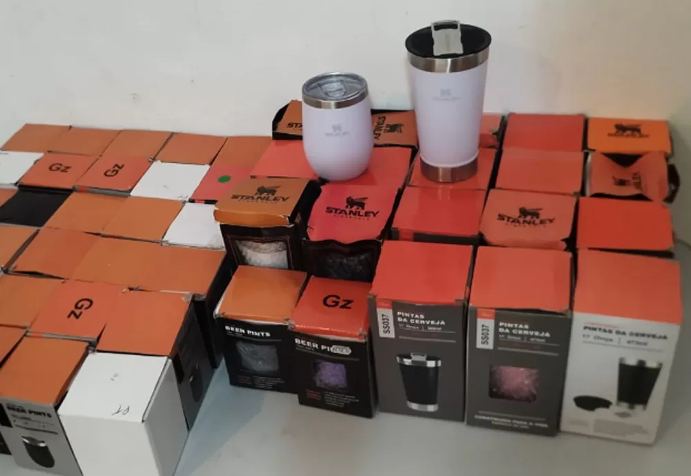 PRE apreende produtos falsificados em ônibus interestadual