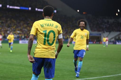 Com golaços, Brasil vence Paraguai e está na Copa da Rússia