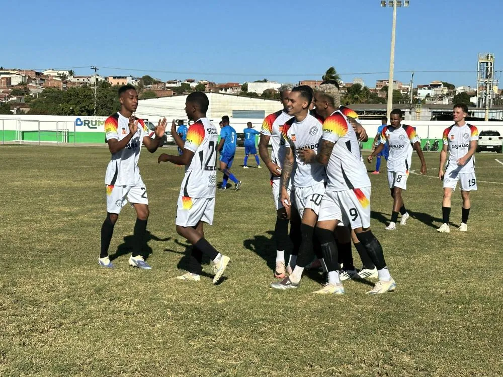 Seleção de Brumado vence Luís Eduardo Magalhães nos pênaltis e avança no Intermunicipal