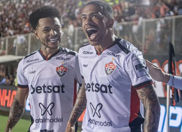 Vitória vence o Criciúma por 2x1 no Barradão