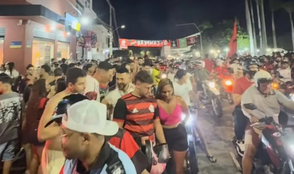 Festa Rubro-Negra toma conta de Brumado após conquista da Libertadores pelo Flamengo