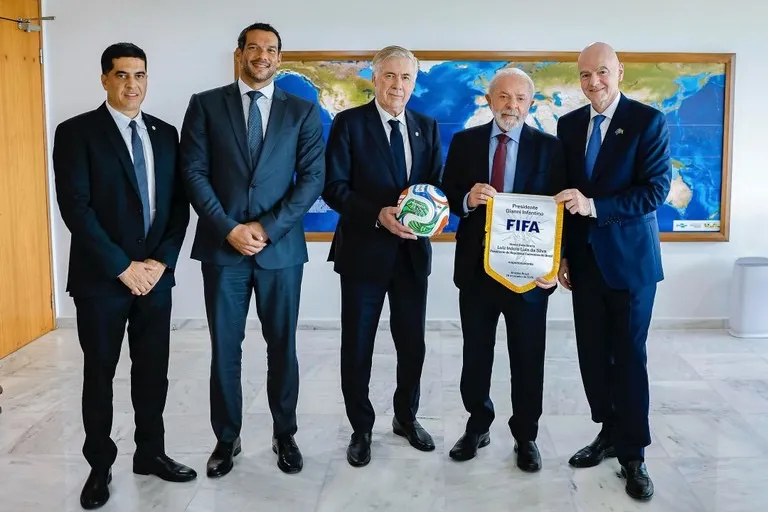 FIFA e CBF exaltam a Copa do Mundo de Futebol Feminino 2027, após encontro com presidente Lula
