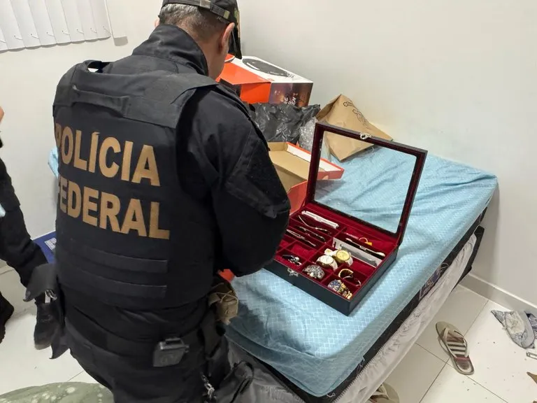 PF deflagra operação contra fraudes bancárias e lavagem de dinheiro em Conquista e Salvador