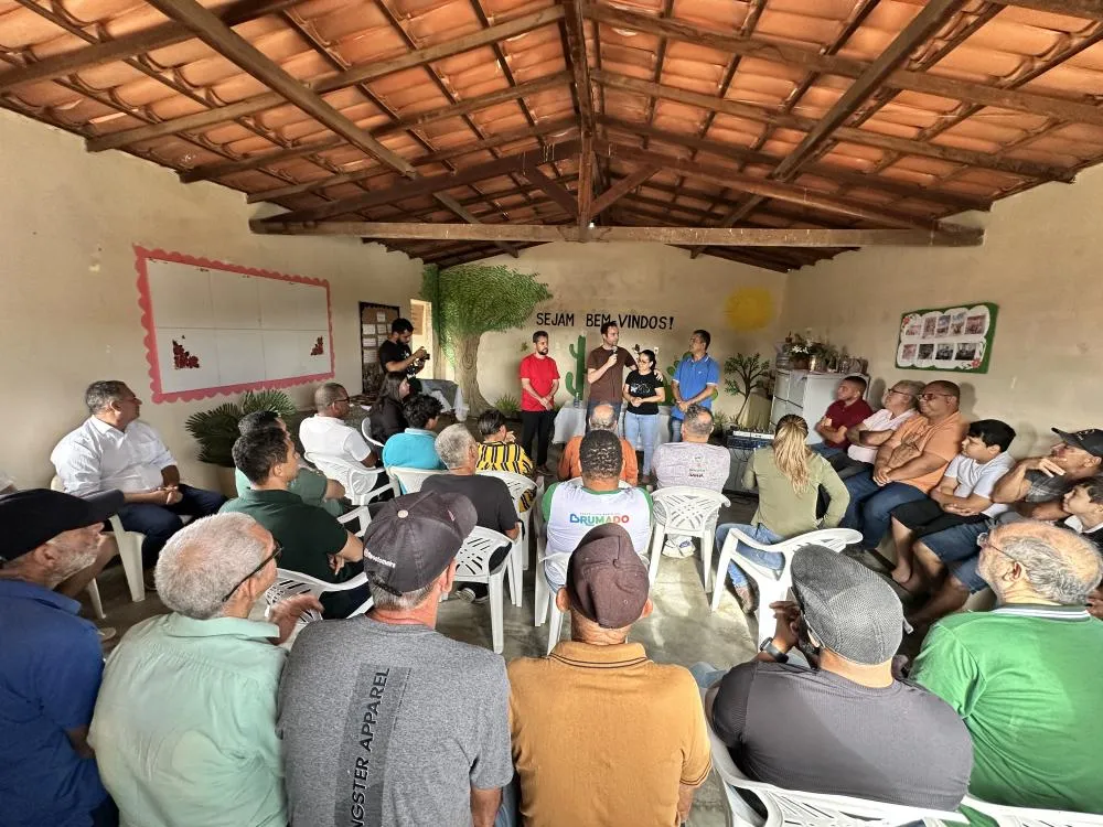 Brumado: Comunidade de Tamburi dos Meiras agradece prefeito Fabrício Abrantes pelo início da limpeza de aguada