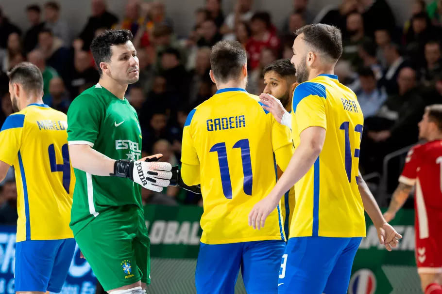 Seleção Brasileira de Futsal goleia Lituânia em último amistoso antes do Mundial