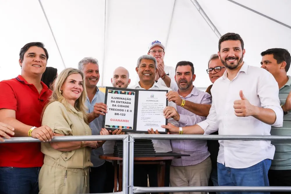 Jerônimo e Ivana entregam obras e anunciam mais investimentos em saúde e infraestrutura para Guanambi