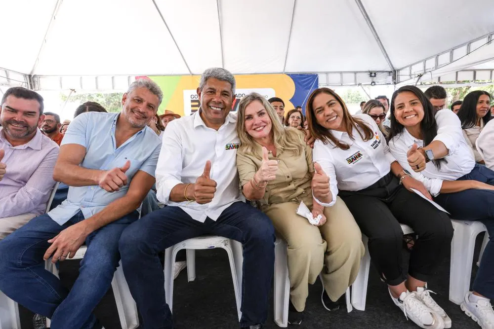 Jerônimo e Ivana entregam obras e anunciam mais investimentos em saúde e infraestrutura para Guanambi