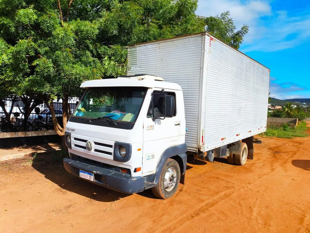 CIPRv/Brumado apreende veículo com CRLV suspeito de falsificação na BR-030, em Caetité