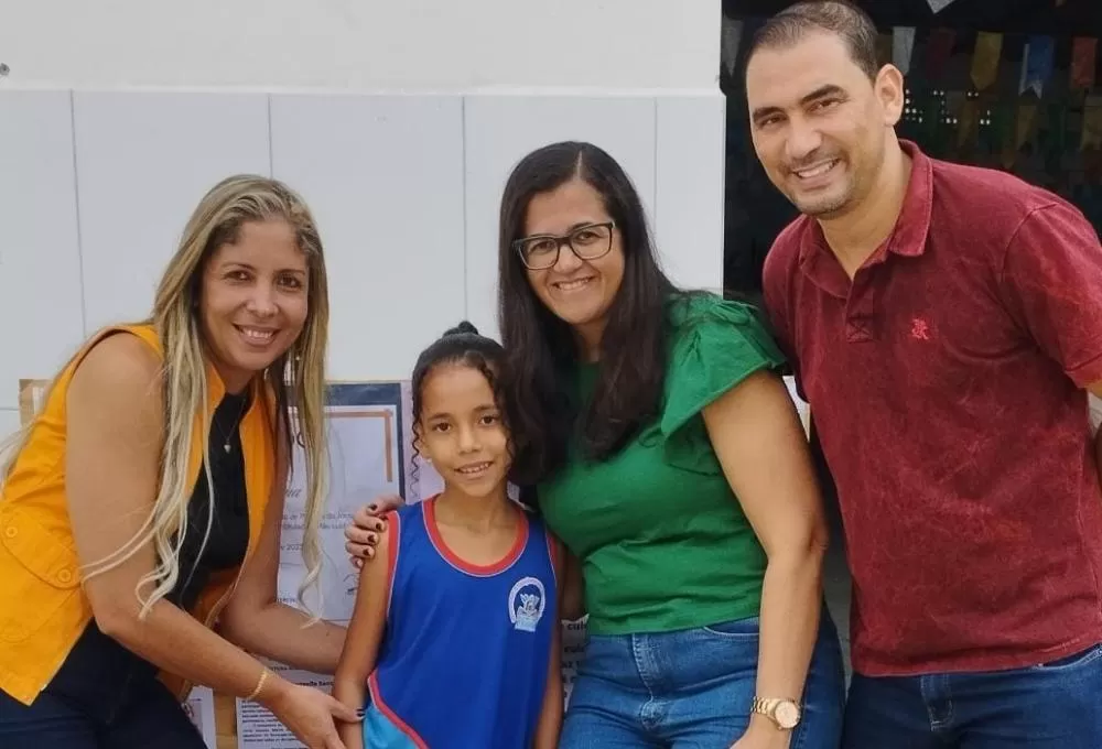 Brumado: Estudante de 8 anos da Escola Municipal Suzana Maria Guimarães se destaca em concurso nacional de poesia
