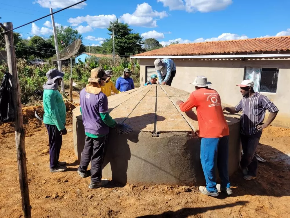 Cisternas para consumo são implantadas e geram oportunidade de trabalho para a comunidade rural de Jacaraci