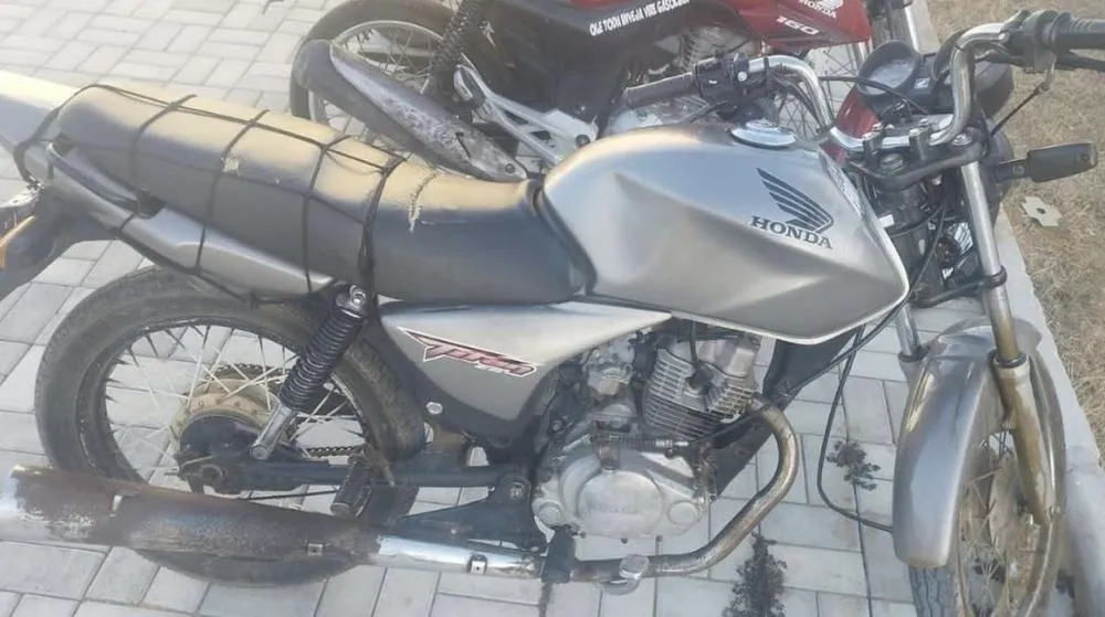 79ª CIPM e Polícia Civil recuperam motocicleta roubada em Aracatu; adolescente é apreendido