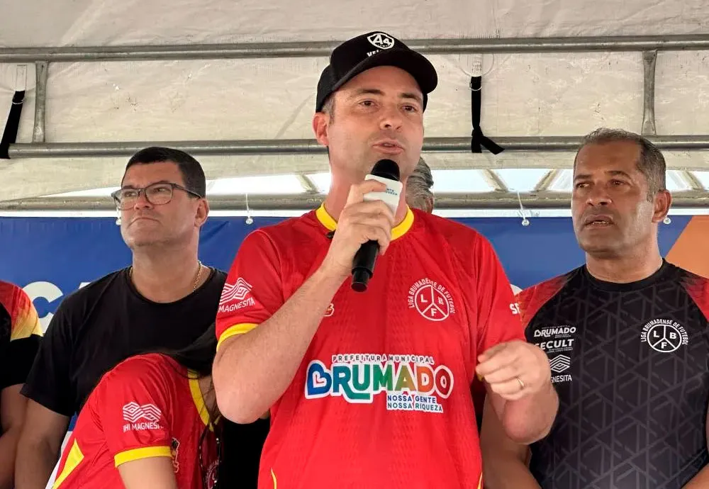 Prefeito Fabrício Abrantes inaugura requalificação do Estádio Gilbertão em Brumado