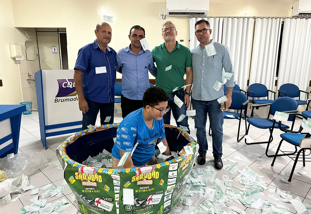 CDL de Brumado realiza sorteio da Campanha de São João e premia participantes com Moto 0 KM e Vales-Compra