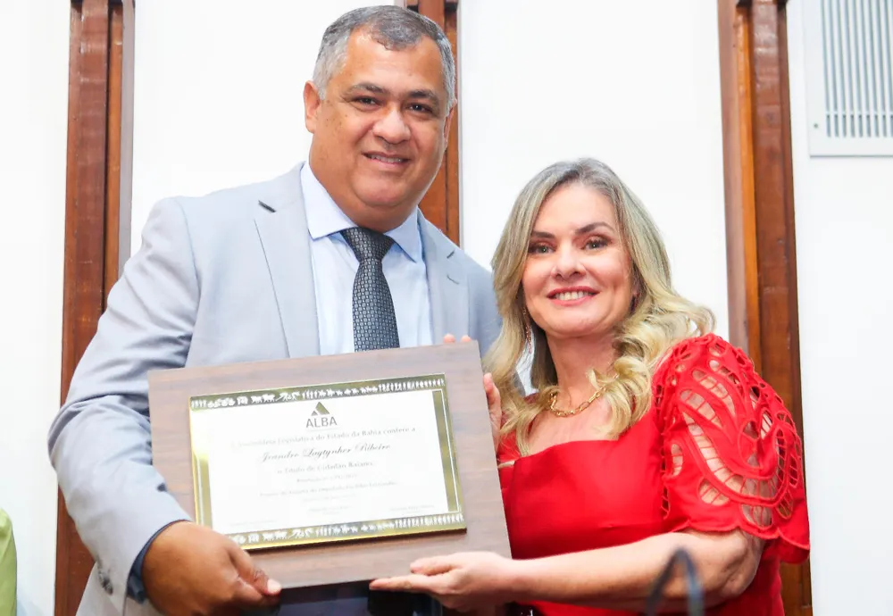 Ivana Bastos destaca a trajetória de Jeandro Ribeiro, presidente da CAR, o mais novo cidadão baiano