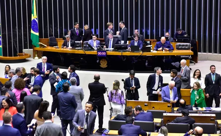 Projeto de Lei na Câmara dos Deputados proíbe Linguagem Neutra em comunicações de Órgãos Públicos