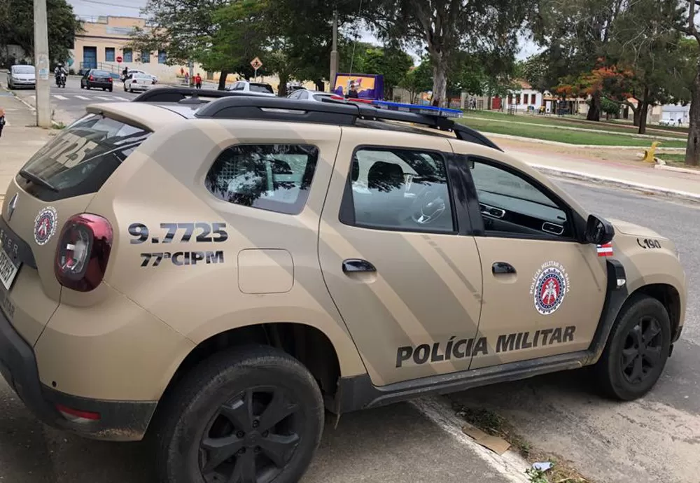 Idoso é detido após dar martelada na cabeça do próprio filho em Vitória da Conquista