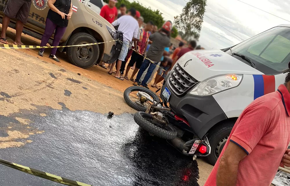 Motociclista morreu após colisão contra ambulância entre Presidente Jânio Quadros e Maetinga