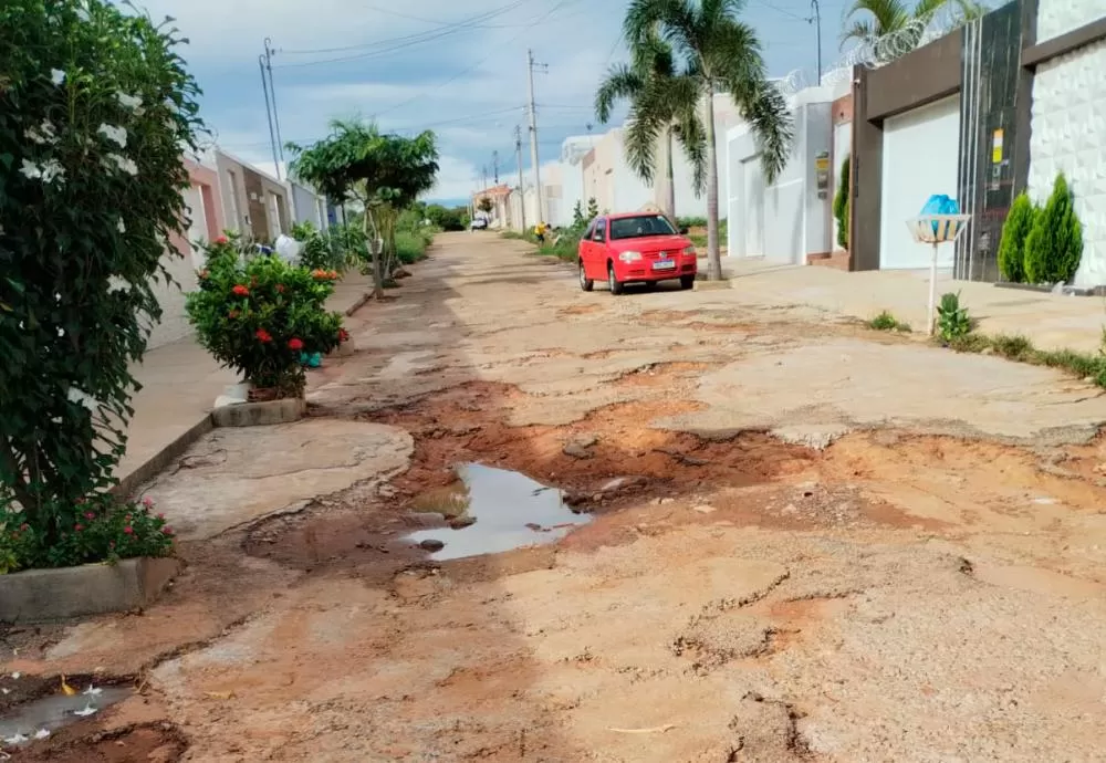 Moradores de Vivendas do Parque denunciam péssimas condições das vias em Brumado