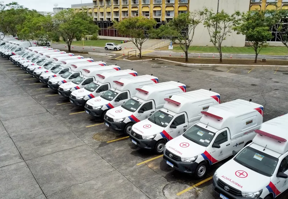 Governo do Estado entrega 68 ambulâncias tipo van para 66 municípios baianos