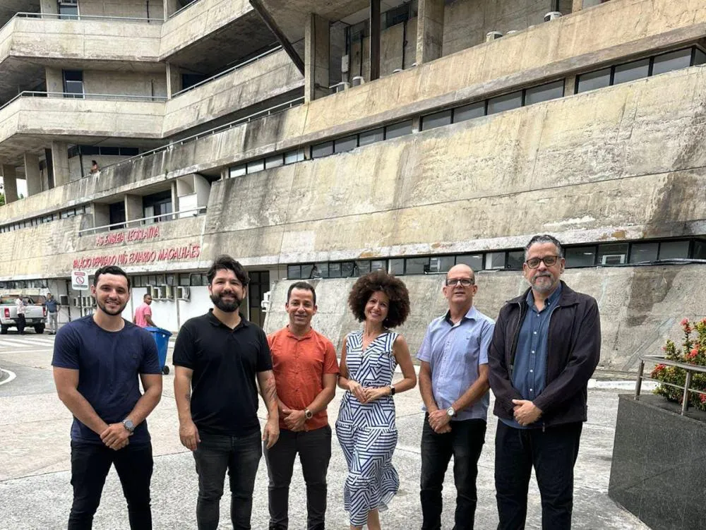 Projeto de Lei Estadual de Libras é debatido em Salvador