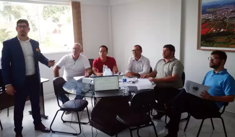 Comissão Especial de Reforma avança na atualização da Lei Orgânica e Regimento Interno da Câmara de Brumado