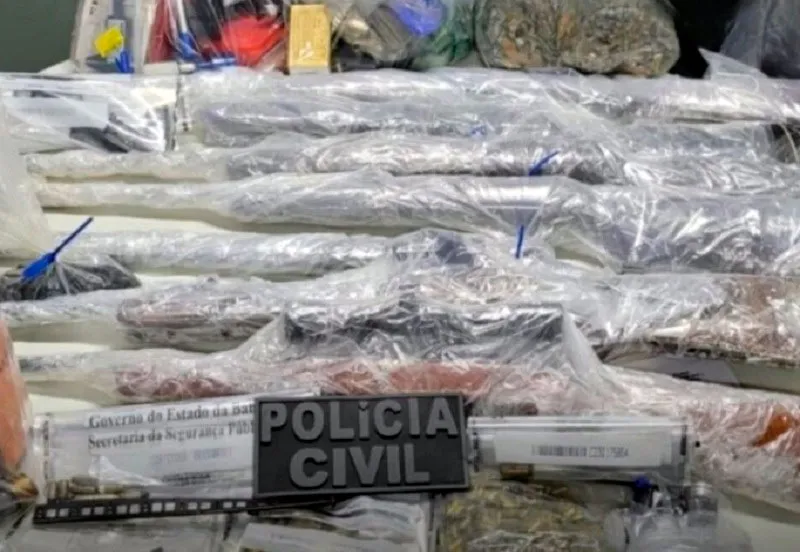 Homem é preso com armas, munições e equipamentos bélicos em ação da Polícia Civil em Malhada de Pedras e Rio do Antônio