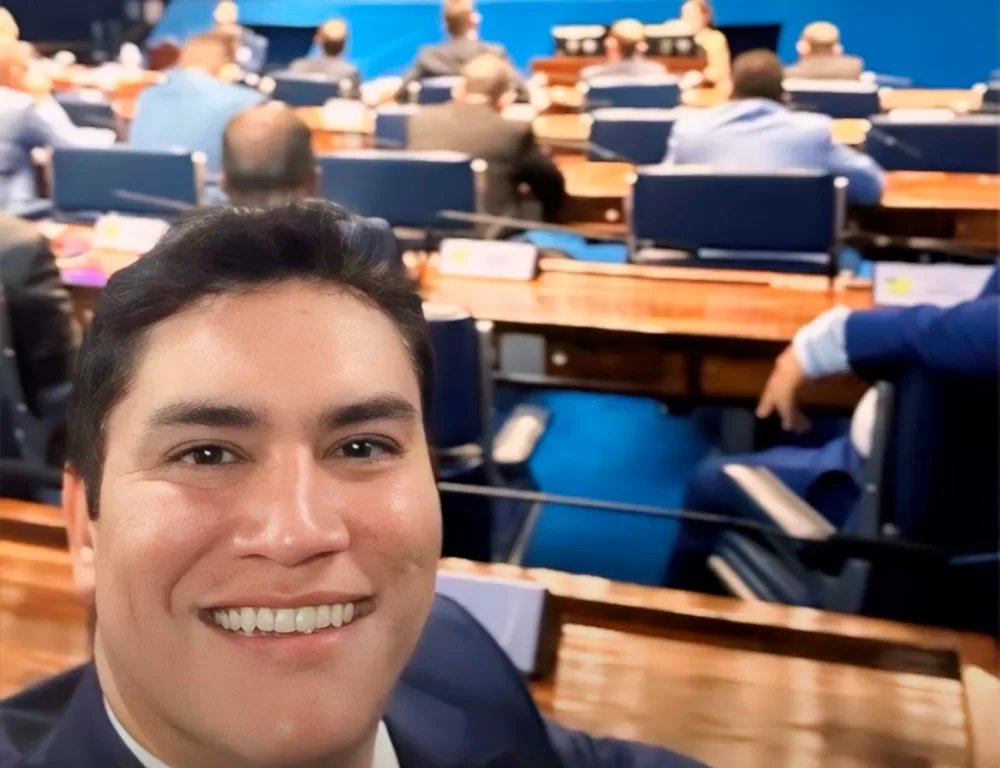 Pré-candidato a prefeito de Brumado, Guilherme Bonfim, acompanha discussão sobre finanças municipais em Brasília