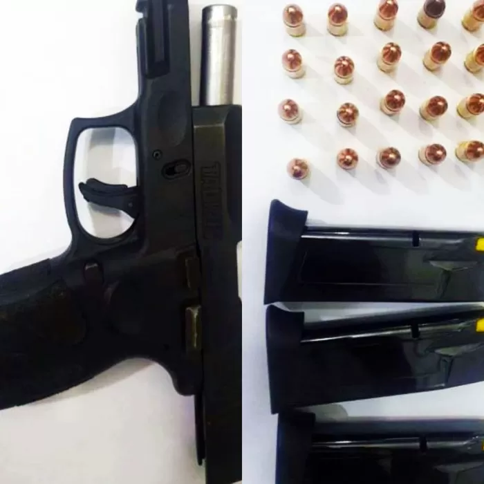 PRF flagra ultrapassagem proibida na BR 135 e apreende pistola, munições e drogas com motorista de Hilux
