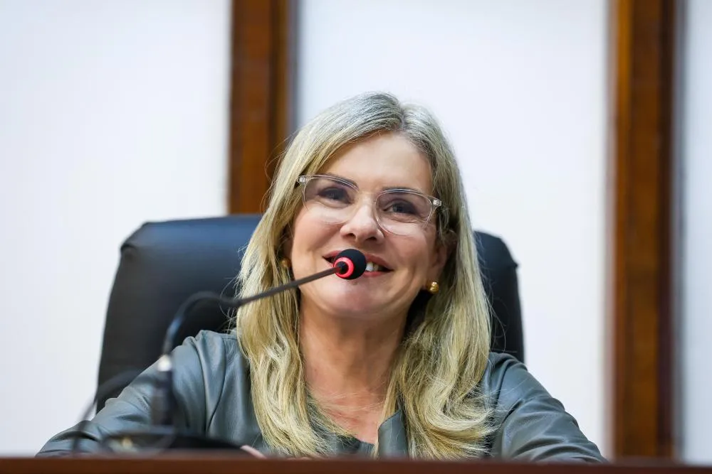 Ivana Bastos mantém compromisso de votar matérias de parlamentares todas as terças-feiras