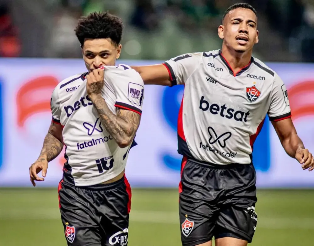 Vitória surpreende Palmeiras e vence por 2x0 fora de casa